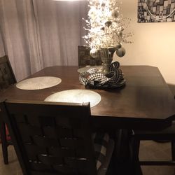 Chairs/Table set