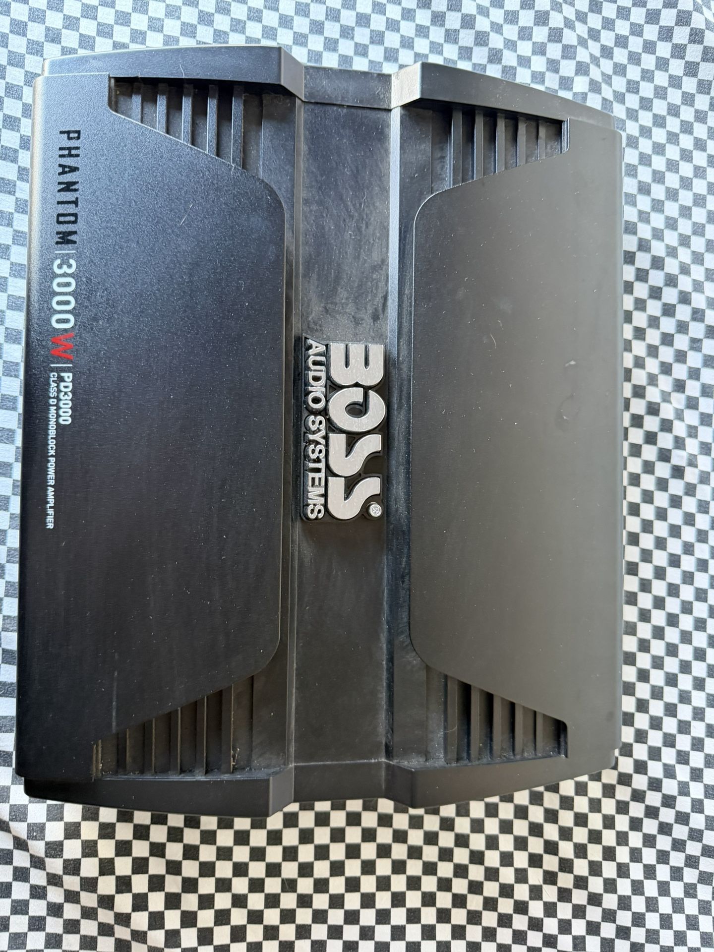 Boss Audio Systems Amp