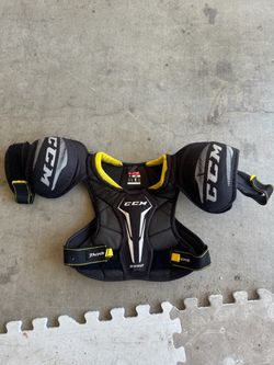 CCM shoulder pads