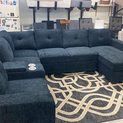 New Chenille Sleeper Sectional Couch with USB Console! Free Delivery 🚚!