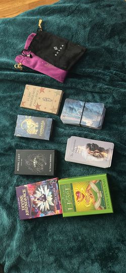 Oracle/tarot Decks