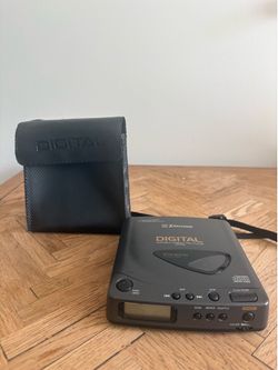 Vintage 1992 Emerson Digital Compact Disk Player AD2526 Bass Boost Portable CD