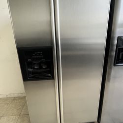 Refrigerator Kitchenaid 36”