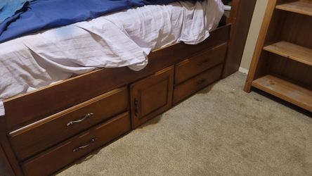 Captain bed set
