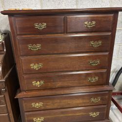 Chest Of drawers With Matching Bed Side Table 
