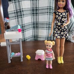 Barbie Babysitter Playset with Skipper, Toddler, Potty Chair and Accessories
