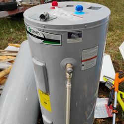 AO Smith Signature  40 Gallon Hot Water Heater