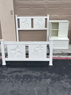 Pottery  Barn  kids bedroom set . Bed frame and 2 piece end table. $150 like new condition