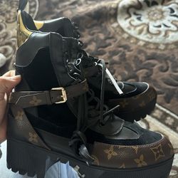 louis-vuitton women combat boots