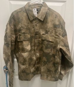 Button up shirt men’s L