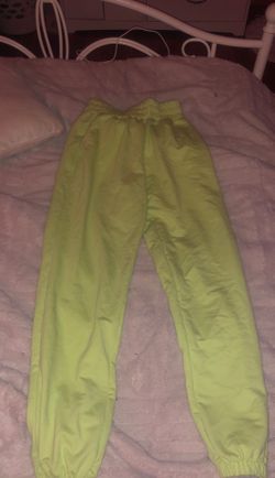 green jogger/sweat pants