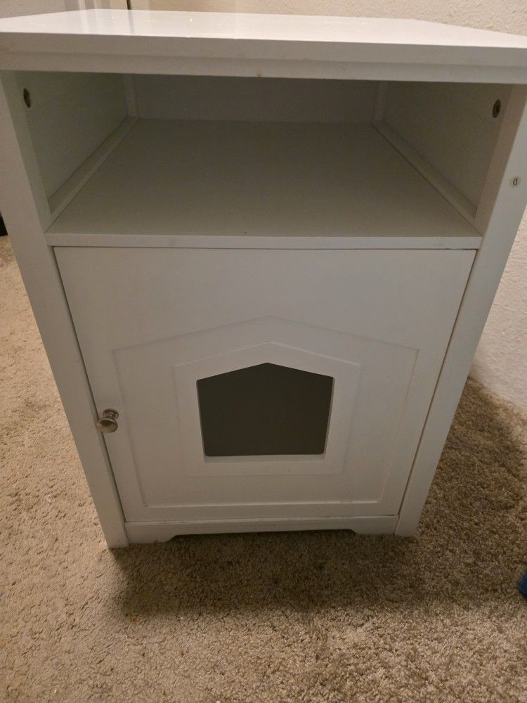 Litter Box Enclosure