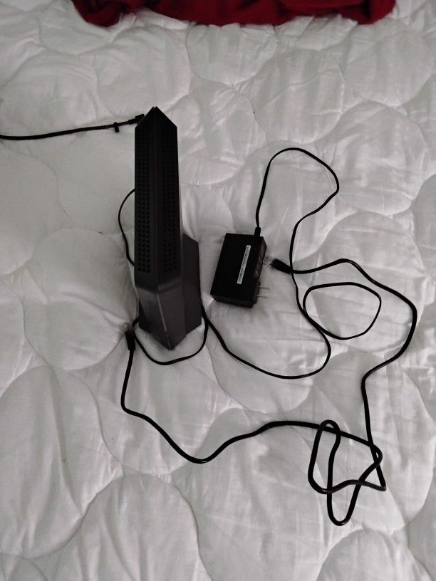 Netgear C7000v2 AC1900 WiFi Cable Modem & Router 2 In 1