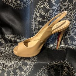 Prettty shoes nude peep Toe Pumps  With Red Bottom Size 7