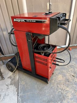 Snap-on YA240A MIG WELDER commercial 220v asking $600 