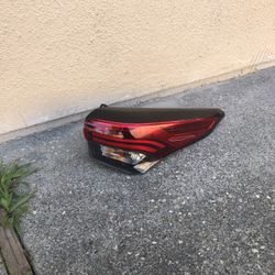 2020-2021 Toyota corolla Passenger side right Tail Light