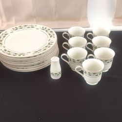 Holiday Holly Porcelain China Plate And Cup Lot