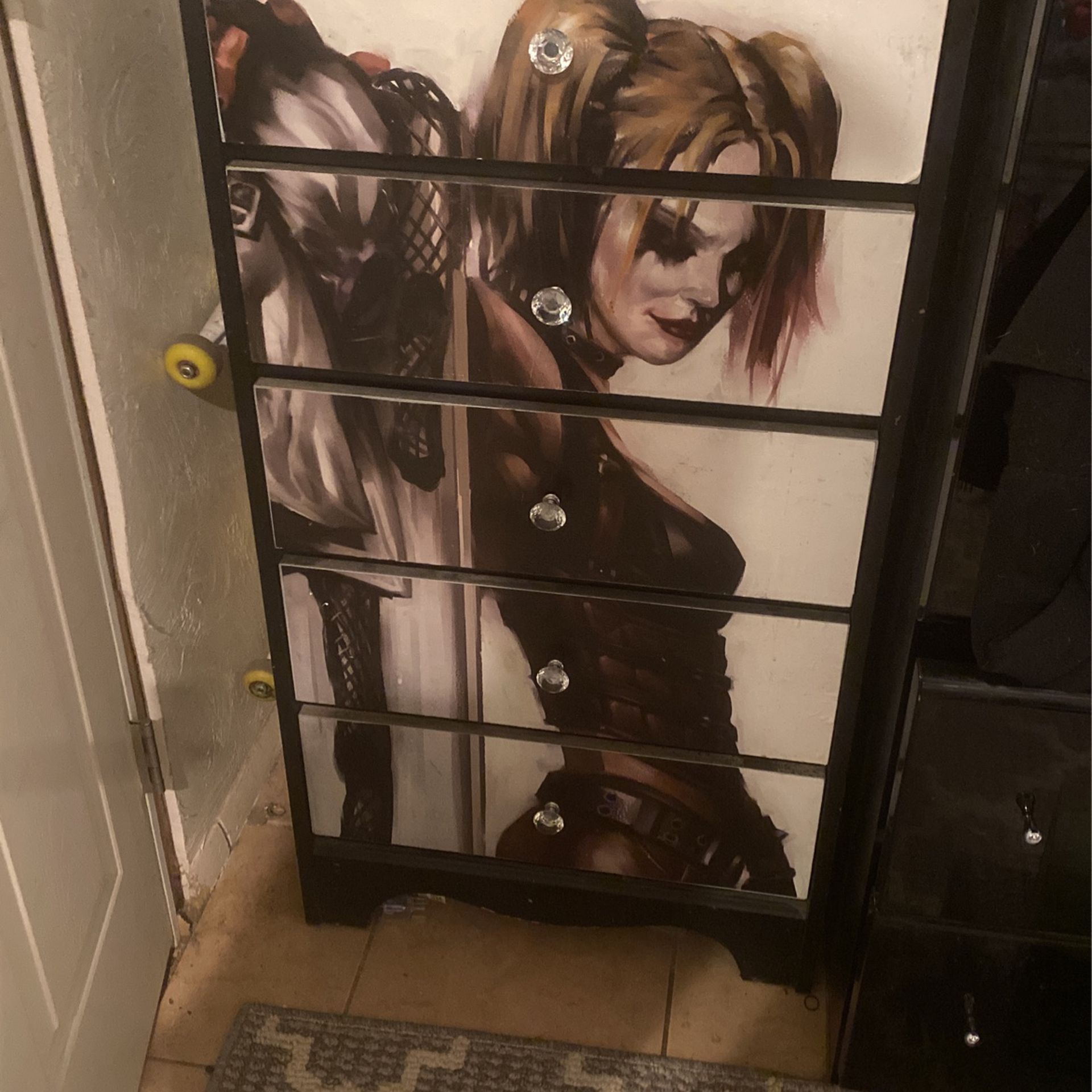 Harley Quinn Dresser