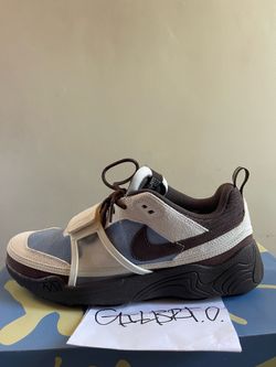 Travis Scott Zoom Field Jaxx