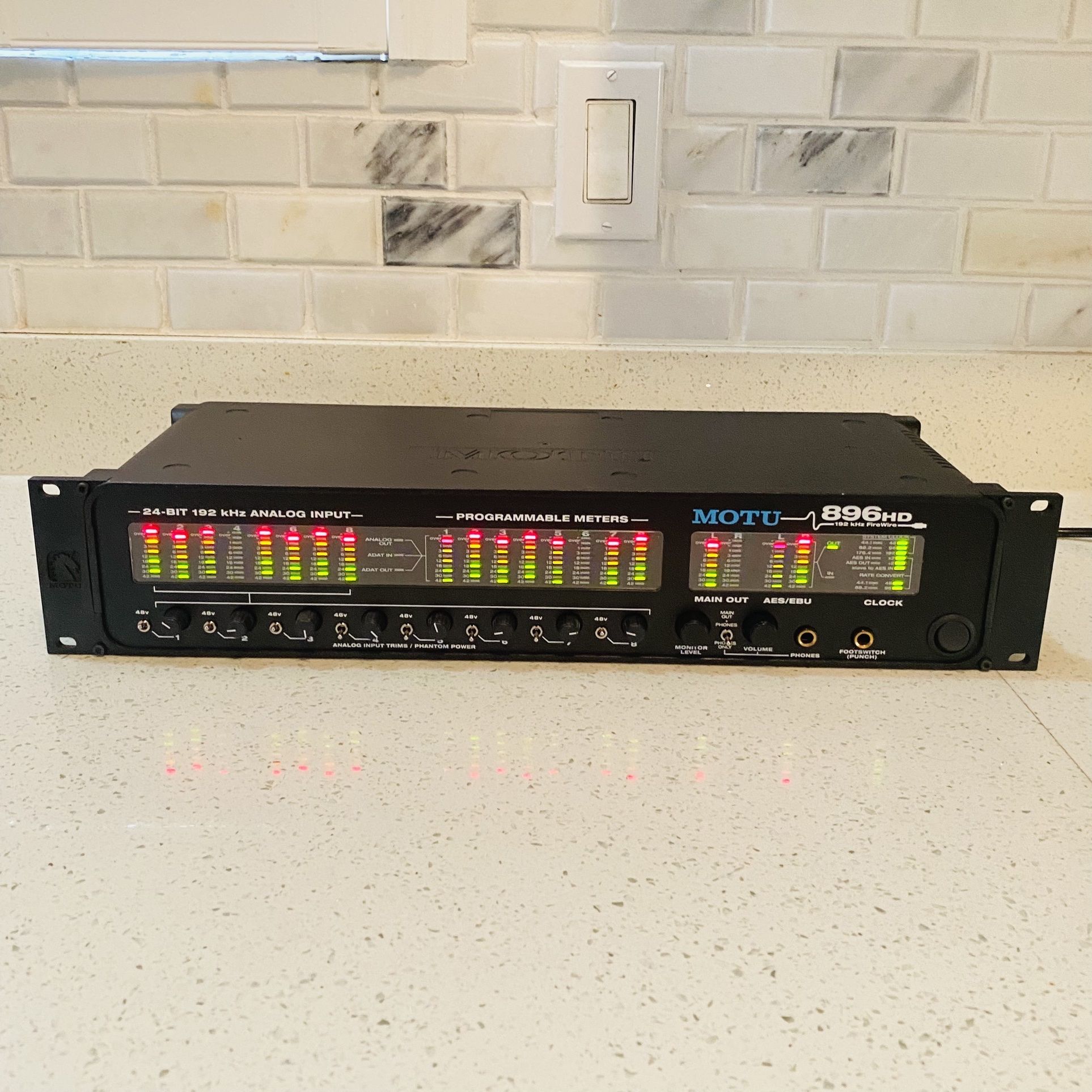 MOTU 896HD-8-Channel-24 Bit-192 kHz-Firewire Audio Interface-XLR I