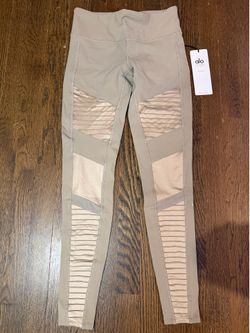 Alo Yoga Women’s Beige Leggings Size Small