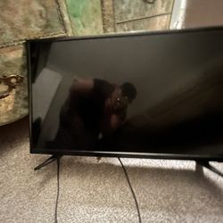 32” INSIGNIA Tv
