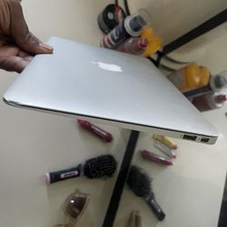 MacBook Air 2015 (for Parts Only!!!)