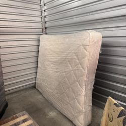 Free Queen  mattress 