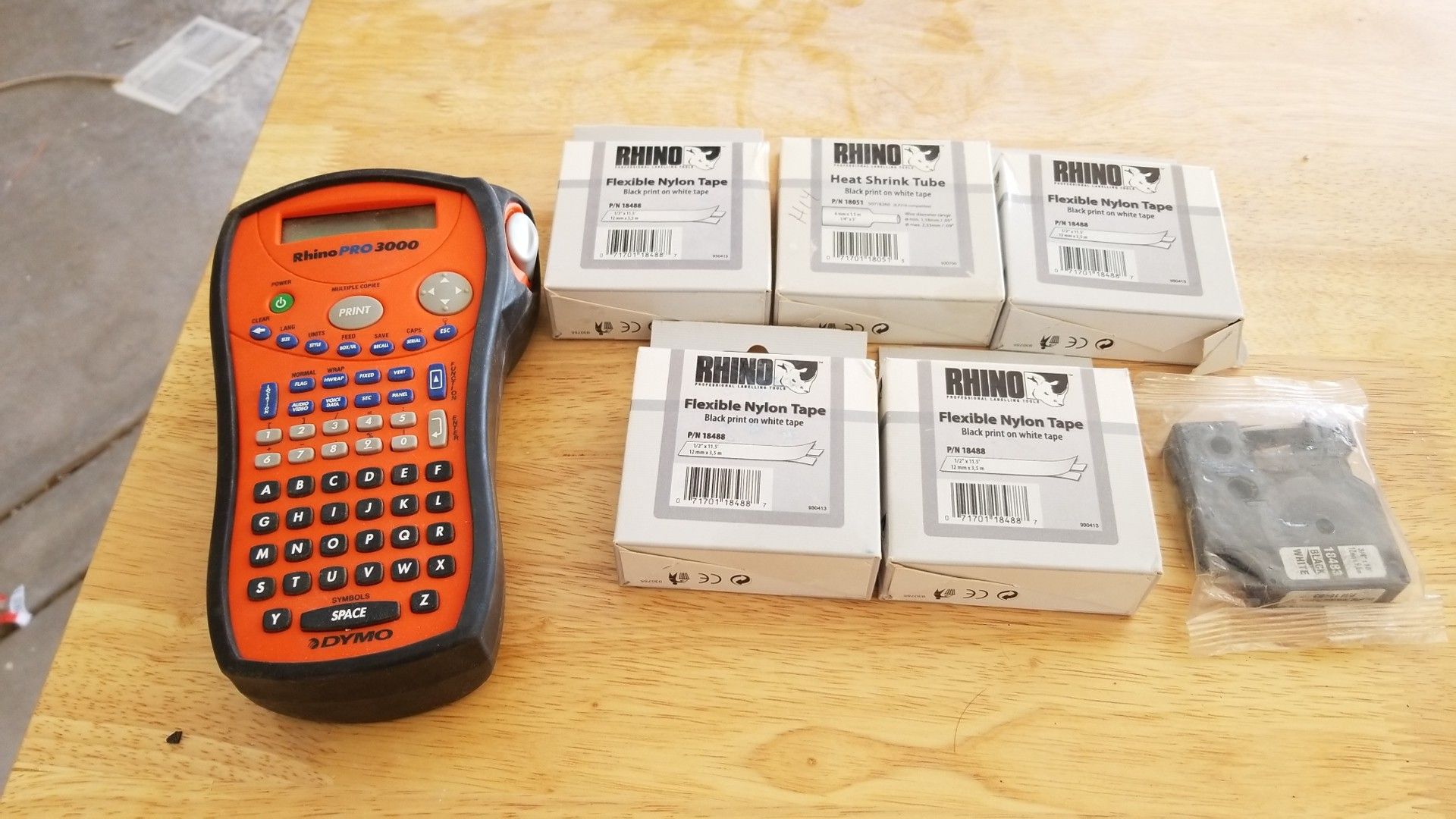 Dymo Rhino PRO 3000 Label Maker