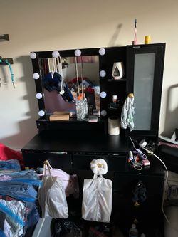 MOVING — VANITY FOR SALE NEED GONE