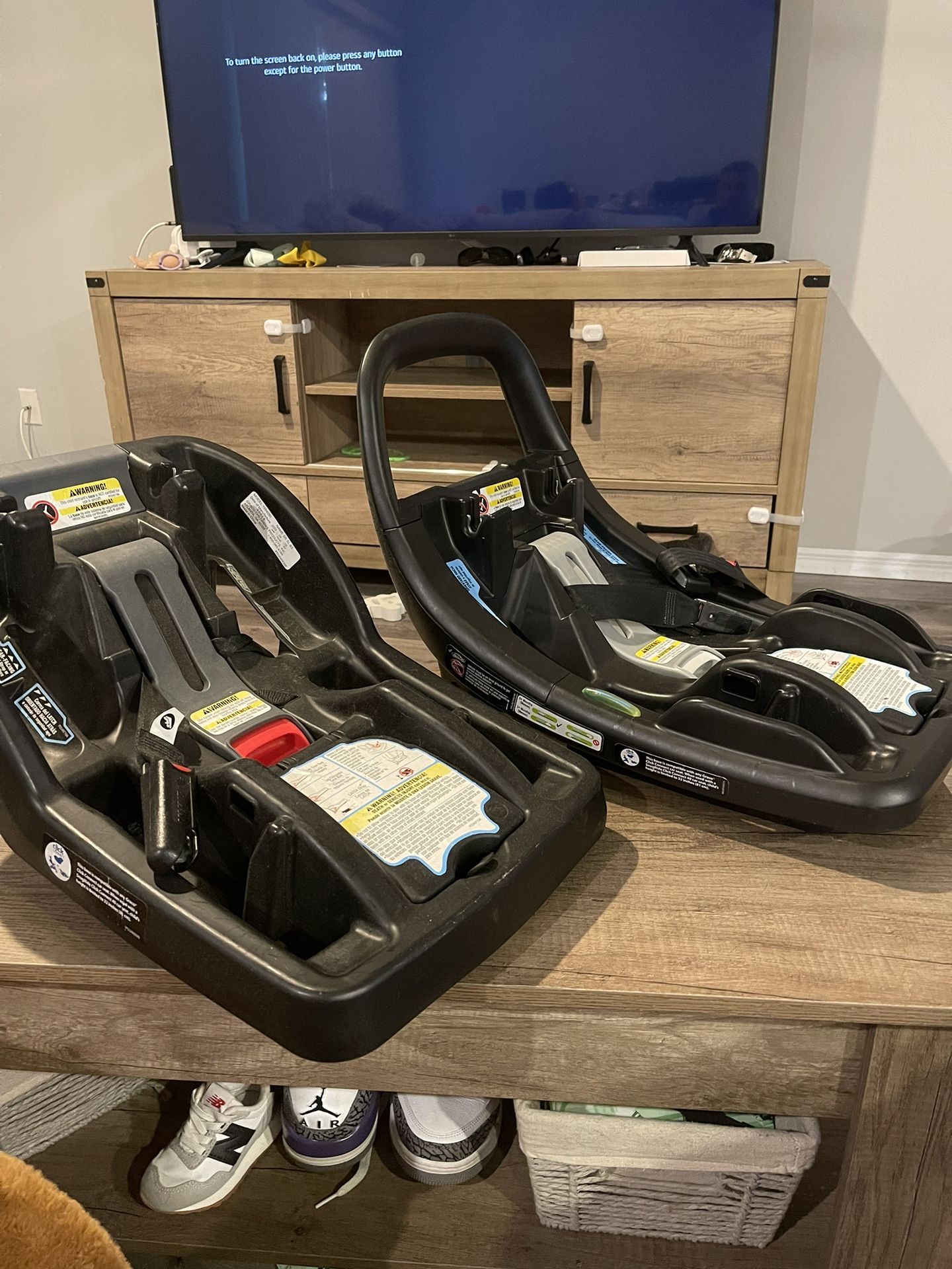 2 Graco Click Connect Car Seat Bases