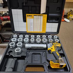 Dewalt 20V Max Cordless Cable Stripper DCE151