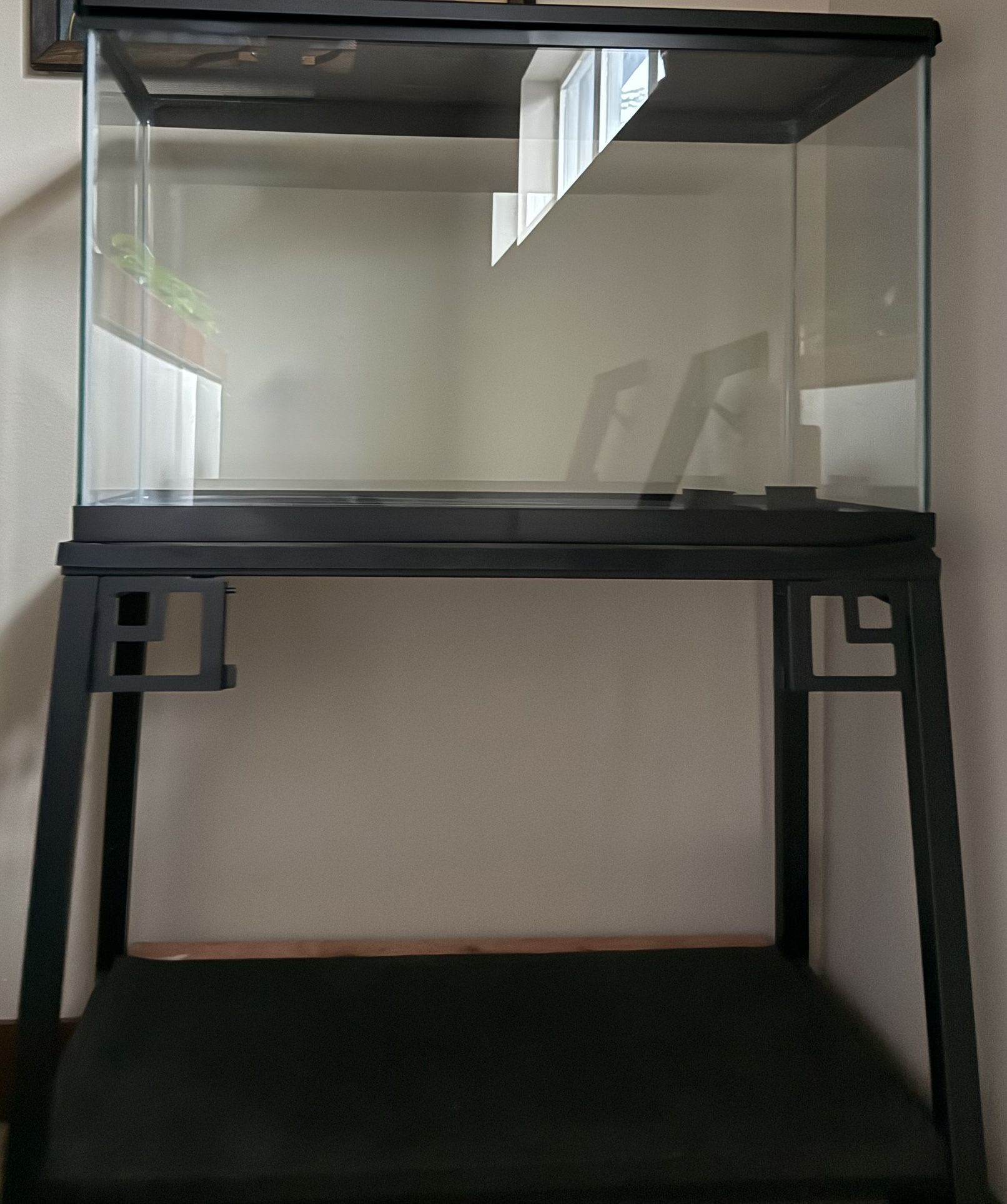 Like New Aquarium/Pet Reptile Tank, 29 Gallon Along With Metal Stand, Metal Top With Brackets For Locking The Lid
