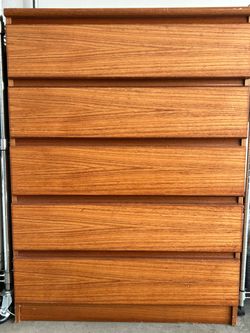 5-Drawer Vintage Wood Dresser – 33” W x 20” D x 45” H