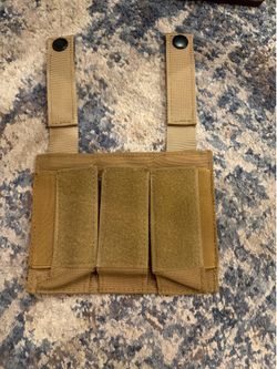 Triple pistol mag pouch