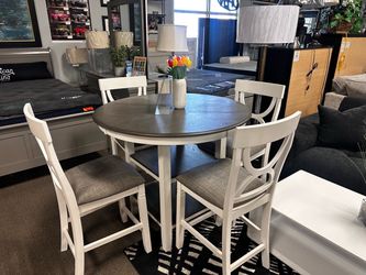 Beautiful dining table set! 🩷🔥 Easy Financing!