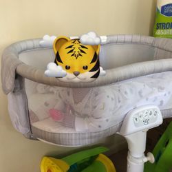 Halo Bassinest Swivel