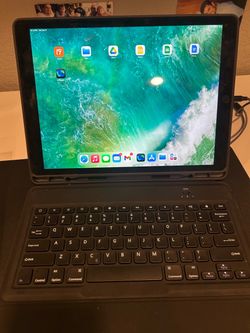 Apple iPad with Bluetooth Keyboard Case