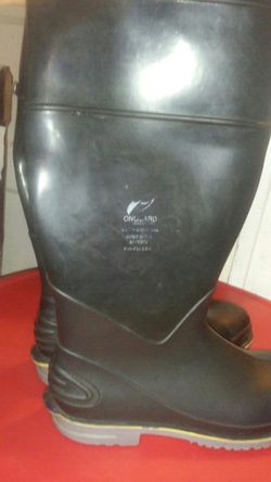 Rubber boots in great condition for that low