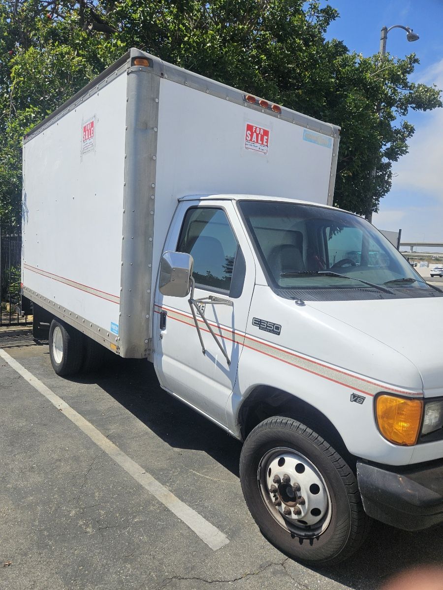 2000 Ford E-350