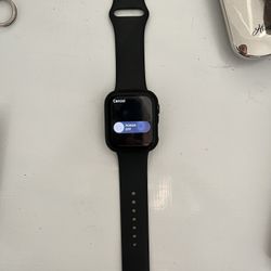 iwatch SE 44mm   One Year Old With Box And Charger 
