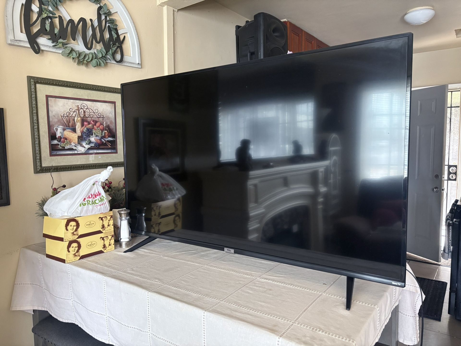 55 INCH TCL - Roku Smart TV
