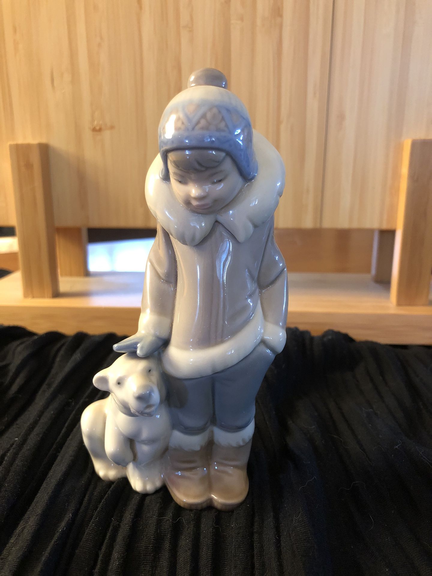 Lladro-Eskimo boy With pet-5238- Figurine
