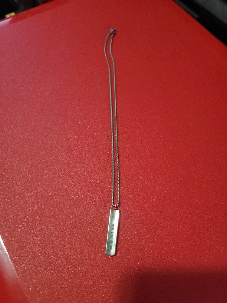 2001 Tiffany And Company Pendant And Chain. $100 Pickup In Oakdale 