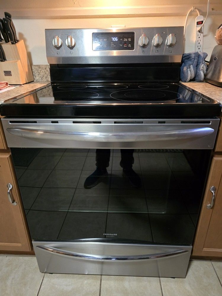 Frigidaire Gallery Electric Stove