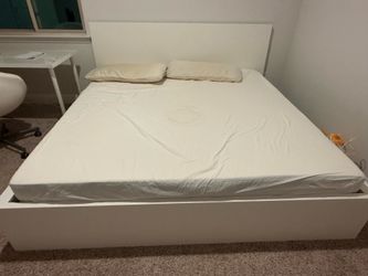 King size bed with mattress