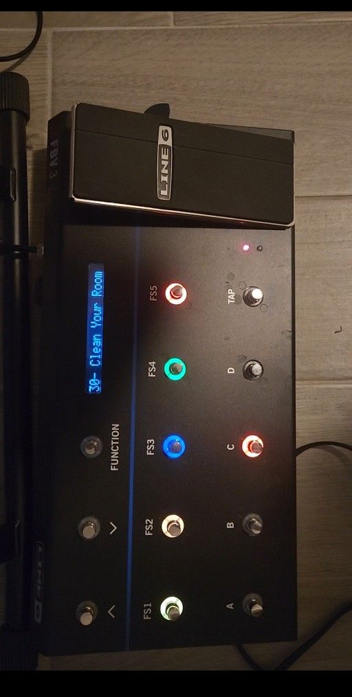 LINE 6 FBV 3 FOOT CONTROLLER