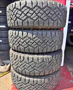 275 70 18 Goodyear Tires Con 80% de Vida Las 4