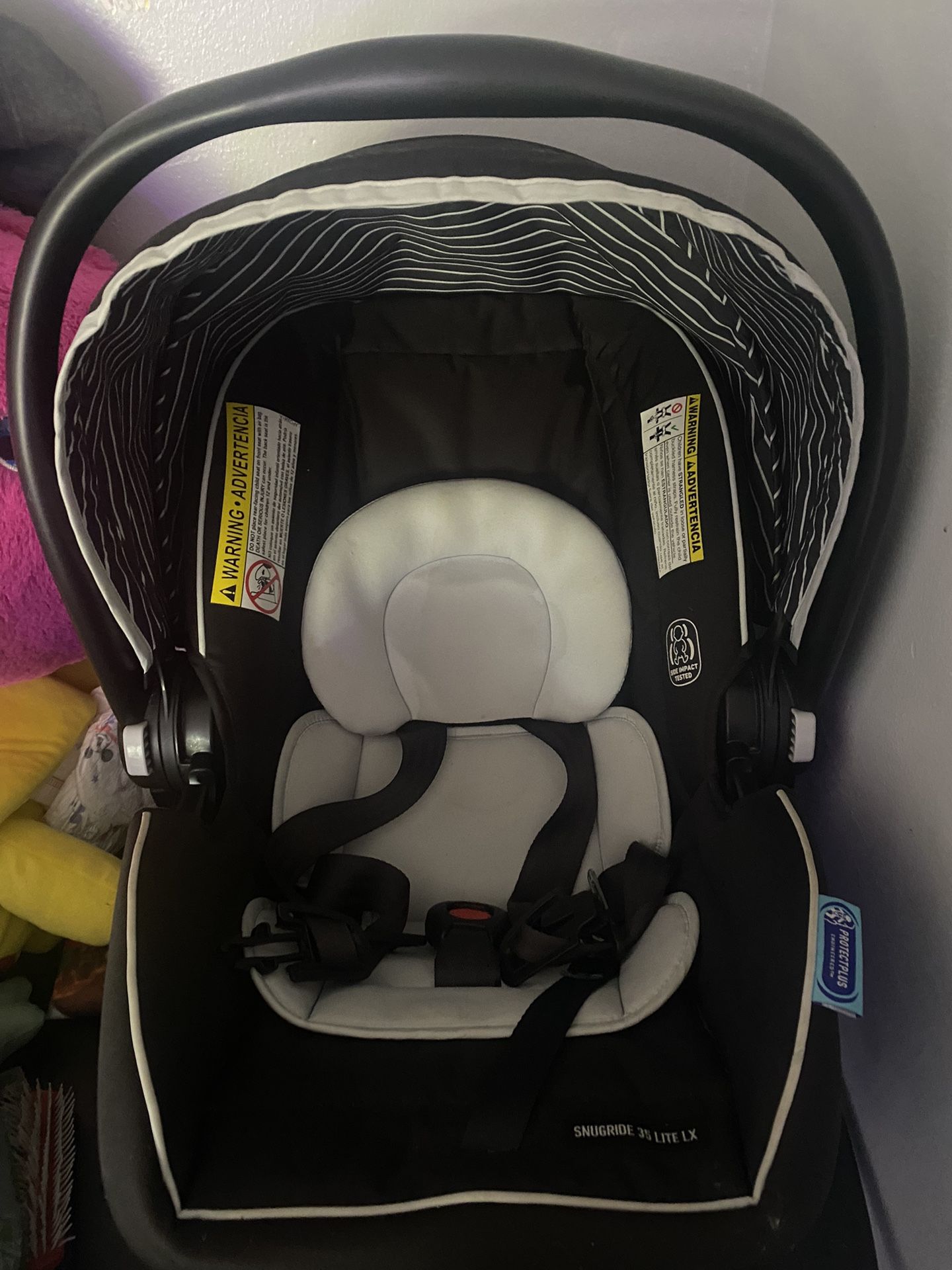 Graco SnugRide 35 Lite Infant Car Seat