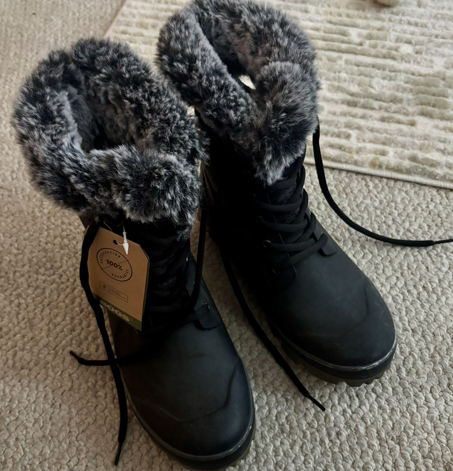 Bogs women’s winter boots size 8 1/2.